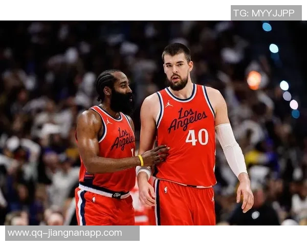 快船国王对决首发阵容揭晓哈登小卡祖巴茨携手出战